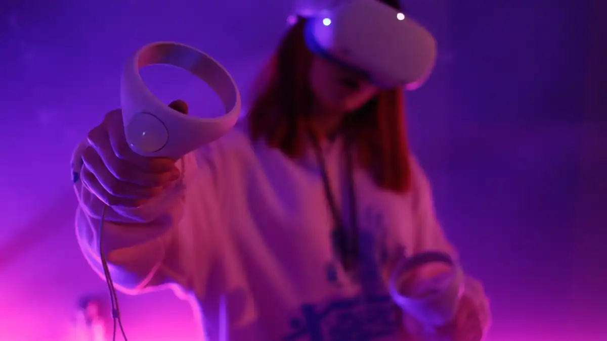 8 Reasons Why VR Gaming is Revolutionizing the Industry 8 Reasons Why VR Gaming is Revolutionizing the Industry